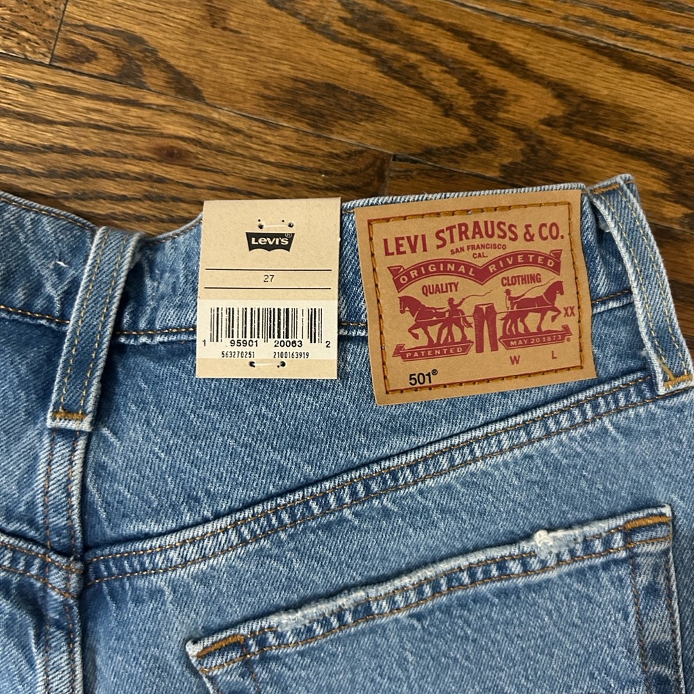 Levi's Women's Distressed Blue Jean Shorts - Picture 8 of 9